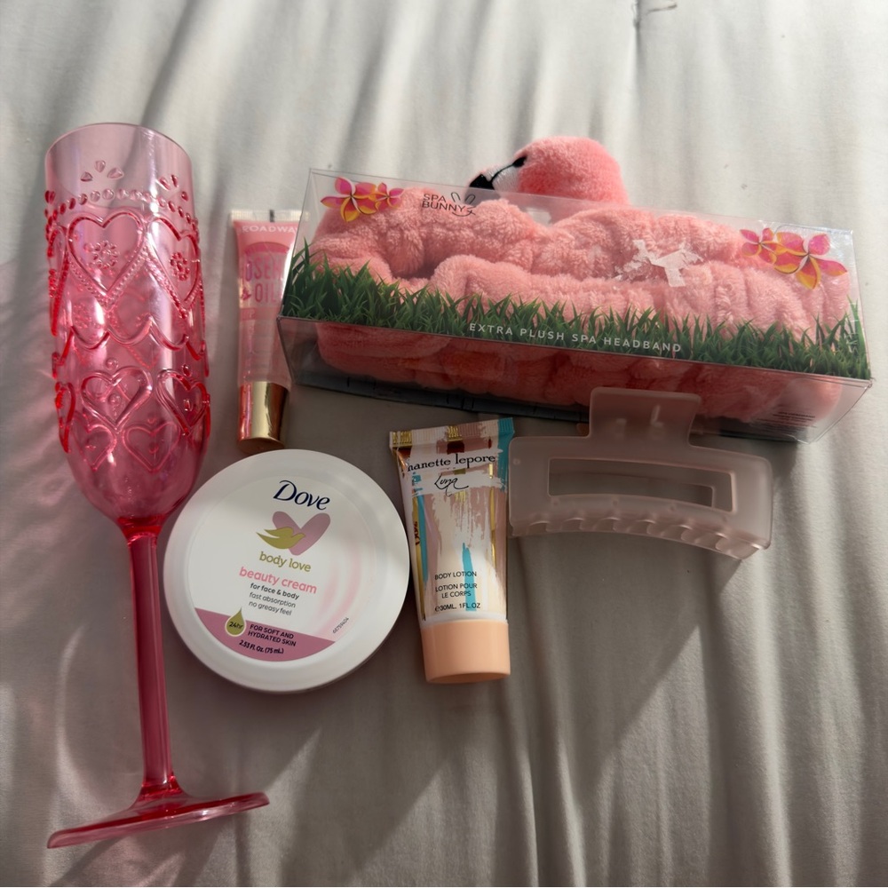 Cute pink items!! Perfect stocking stuffers or gift